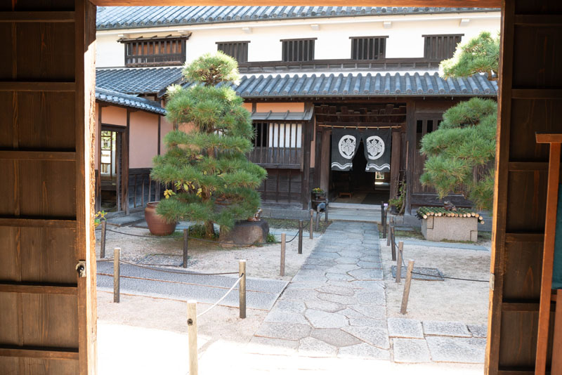 倉敷大橋家住宅參觀心得:從長屋門走入商人豪宅,神社與金庫交織的江戶富商生活 7 %E6%89%8B%E5%B8%B304 1180100