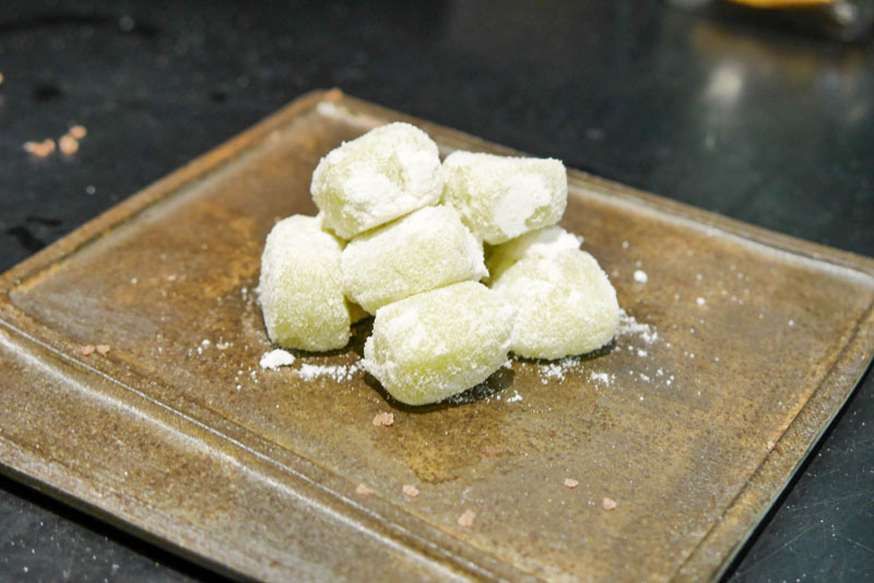 東京和菓子店家探訪:鶴屋吉信 TOKYO MISE(東京店),少見的板前上生菓子與京都老舖手藝|將於2026年8月23日閉店 14 %E6%89%8B%E5%B8%B314 1270201