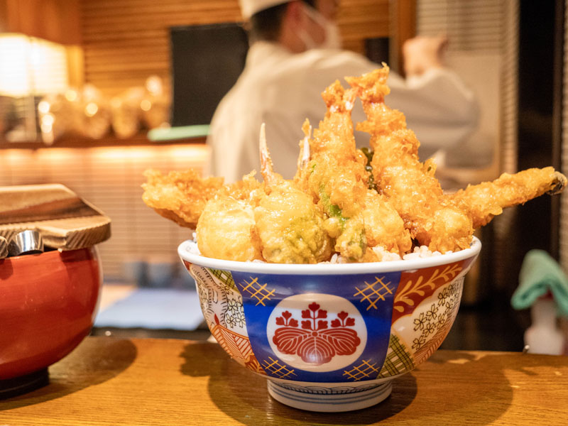 日本橋金子半之助本店,從星巴克撲空到限定天丼,豪邁炸物鋪滿整碗的江戶前滋味 2 24KKO 1240030