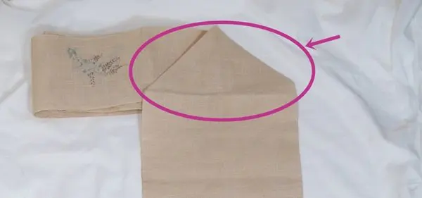 名古屋帶的特徵，上面會折一塊三角形